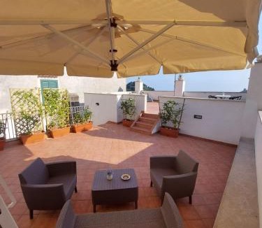 Pontone House | Dai nonni Seaview with roof terrace over the sea
