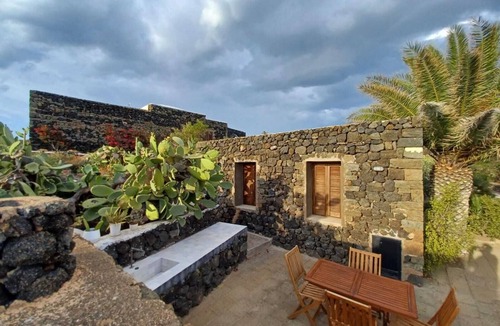 Localita Cimillia House | Dammusi A-mare - Three Bedroom House, Sleeps 8