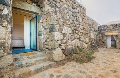 Tracino House | Dammusi with panoramic pool in Pantelleria