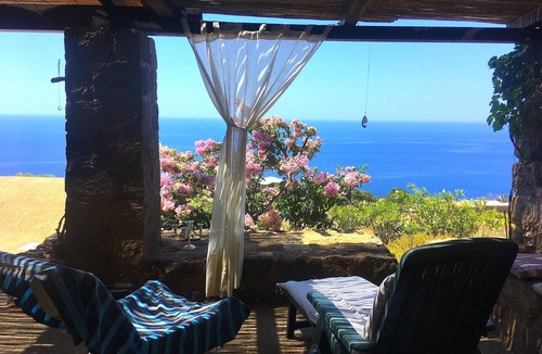 Pantelleria House | Dammuso Maranima sea view in Nikà