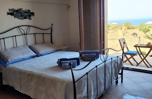 Pantelleria Villa | Dammuso Riah Deluxe a few steps from the sea of Pantelleria