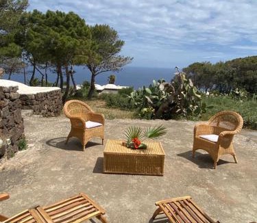 Pantelleria Villa | Dammuso -Villa tipica Siciliana- ARCO DELL'ELEFANTE
