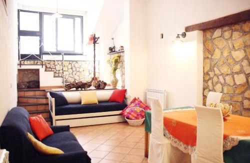 Santa Teresa di Riva House | Daniela House
