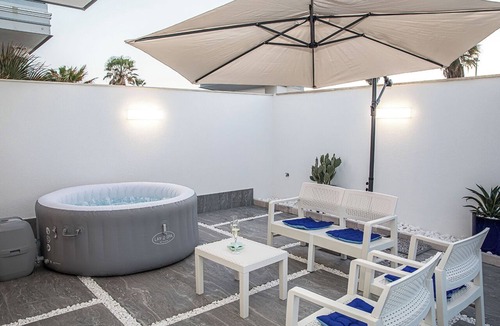 Gioia Tauro Apartment | Deluxe Libeccio Apartment