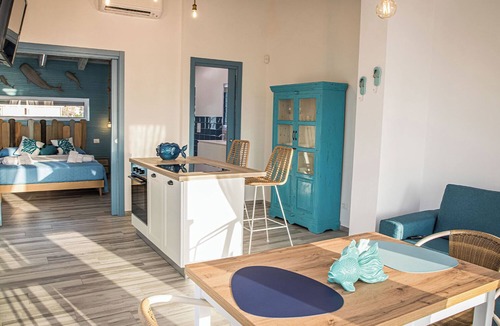Gioia Tauro Bed & Breakfast | Deluxe Mistral Apartment - Sea View