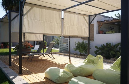 Epipoli Apartment | Dependance in Villa con Piscina by Wonderful Italy