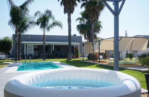 Epipoli Apartment | Dependance in Villa con Piscina by Wonderful Italy