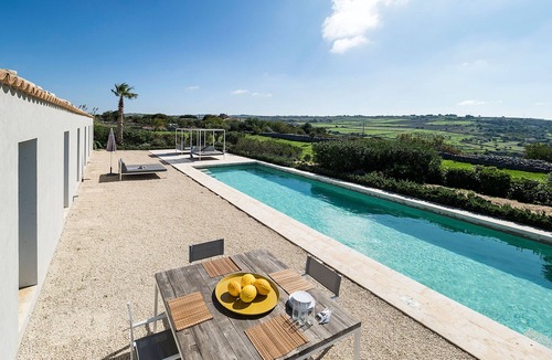 Ragusa Villa | Designer country villa with pool in Ragusa, Sicily