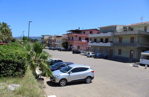 Torrenova House | Detached house with children's area and free parking, 3 minutes from the sea.