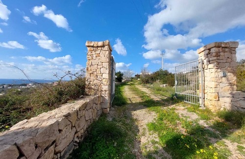 Marina San Gregorio House | Detached villa with wide sea view
