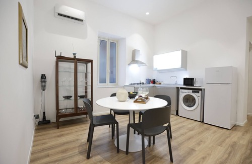 Ruggero Settimo Apartment | Devalù Politeama elegante appartamento al centro
