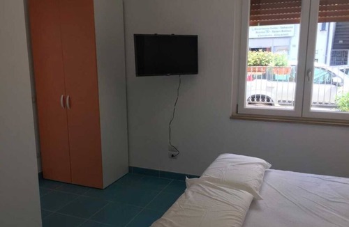 Marina Lido Apartment | Discover CIlento - Mandarin - Room with bathroom - sleeps 3