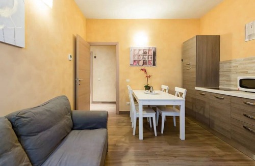 Vatican Apartment | Domus Solis San Pietro, Charming apartment with a stunning view of S. Peter Dome