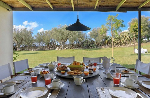 Noto Villa | Donnafucale - Five Bedroom Villa, Sleeps 10