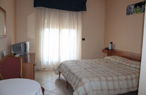 Ospedaletto D'Alpinolo Hotel | DOUBLE ROOM DOUBLE ROOM - ROYAL HOTEL