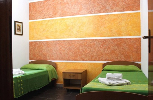 Piana Calzata Apartment | Economy Double Room on the ground floor via A. Danna