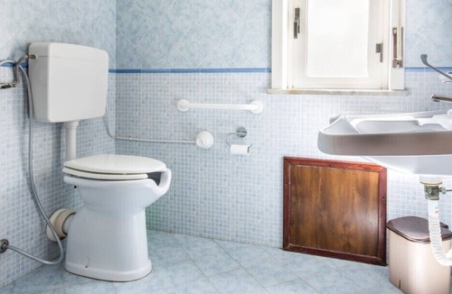 Piana Calzata Apartment | Economy Double Room on the ground floor via A. Danna