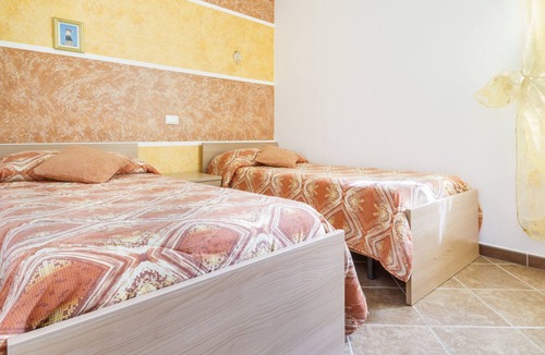 Campofelice di Roccella Apartment | Economy Double Room n5 via S.cipolla n1 2nd floor
