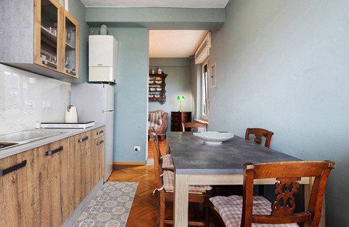 Lerici Apartment | Elegant 'Aless Views' Apartment with Sea View, Wi-Fi, and Air Conditioning