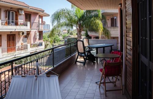 Capo Mulini Apartment | Elegant apartment in residence with large pool