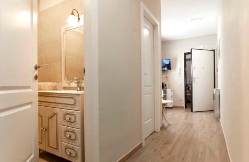 Zona XXIV Fonte Ostiense Apartment | Elegant comfy three-rooms apartment in Eur with parking