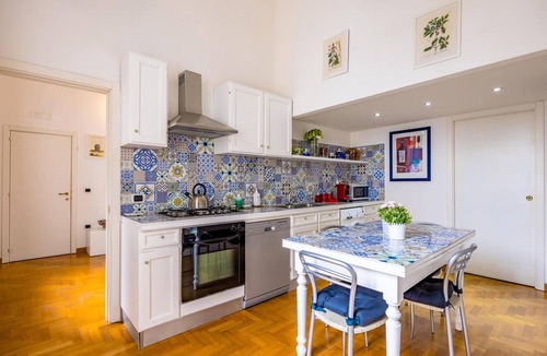 San Ferdinando Apartment | Ella's home, just steps from the seafront