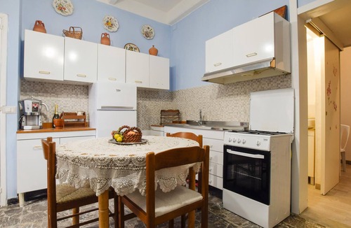 Parghelia House | Enjoy your vacation in the cottage with sea view ? These are memories for life.