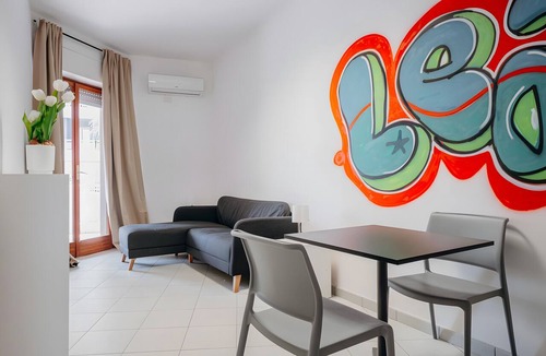 Tiche Apartment | Epicarmo Room 7 with Wi-Fi