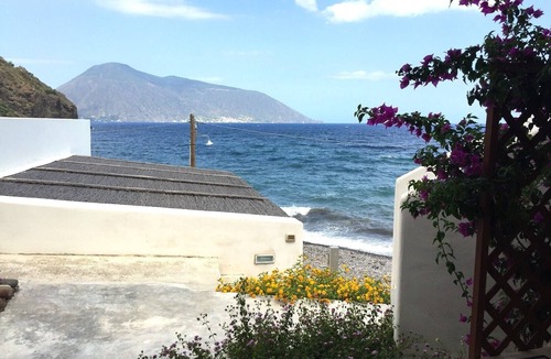 Acquacalda Apartment | Ericussa- apartment on the beach with sea view terraces and Wifi