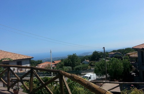 Fornazzo Cottage | Etna Case Vacanze Eureka, Rustic Sunflower
