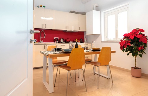 Castellammare Apartment | Exclusive Apartment with Jacuzzi in the Historic Center of Palermo