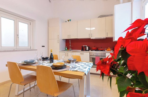 Castellammare Apartment | Exclusive Apartment with Jacuzzi in the Historic Center of Palermo