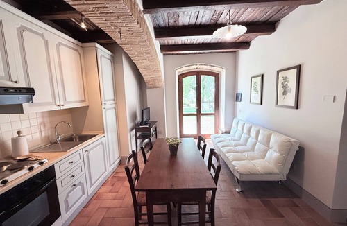 Poreta House | EXCLUSIVE POOL-OPEN ALL YEAR/SPOLETO BIOFARM-SLPS 8/WALK TO SHOPS-BAR ETC