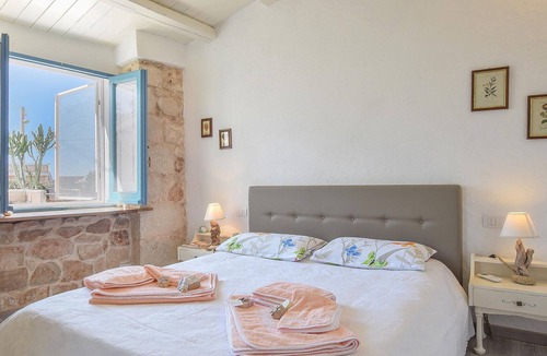 Cava dʼAliga House | Experience a wonderful vacation in Sicily in this vacation home with pool.