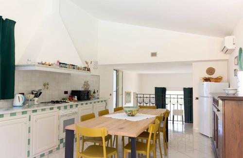 Cefalu House | für 10 Personen in Cefalù, Sizilien (Nordküste von Sizilien) by Interhome