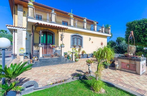 Fiumefreddo di Sicilia House | für 10 Personen in Fiuefreddo di Sicilia, Sizilien (Ostküste von Sizilien) by Interhome
