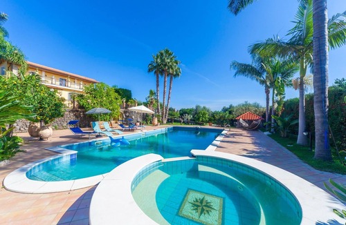 Fiumefreddo di Sicilia House | für 10 Personen in Fiuefreddo di Sicilia, Sizilien (Ostküste von Sizilien) by Interhome