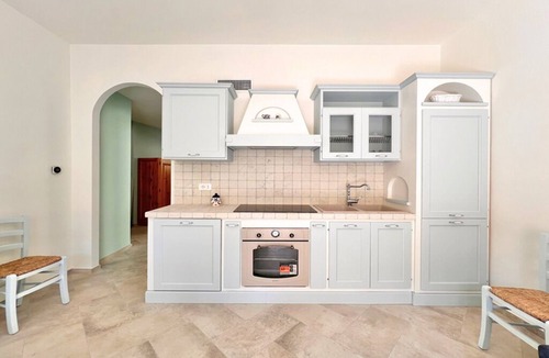 Varigotti Apartment | Fabulous 2-bedroom apartment with AC and heating in Varigotti, Italy