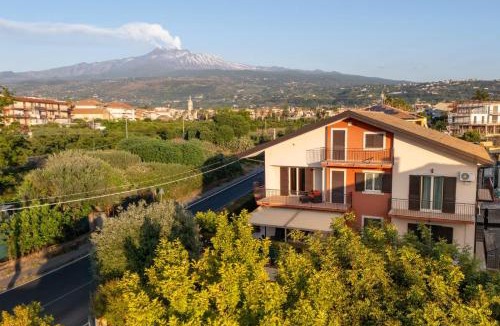 Fiumefreddo di Sicilia Apartment | Family House Turiddu