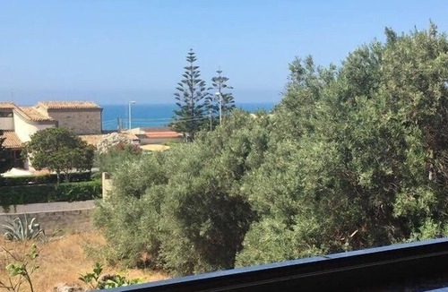 Marina di Modica Villa | Family villa near the famous cliffs of Marina di Modica