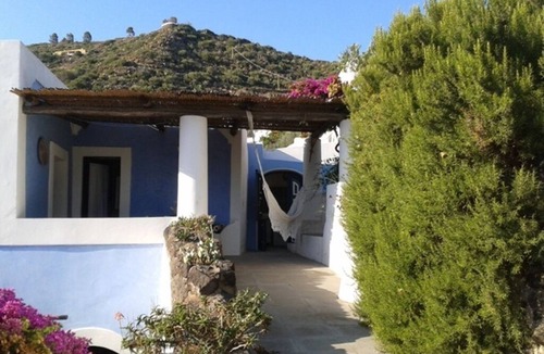 Filicudi Porto House | FILICUDI AEOLIAN HOUSE IN MANOR AEOLIAN