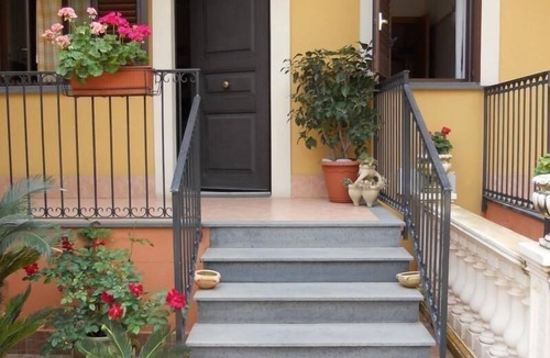 Stazzo Apartment | Flat 'Adriana' near the beach
