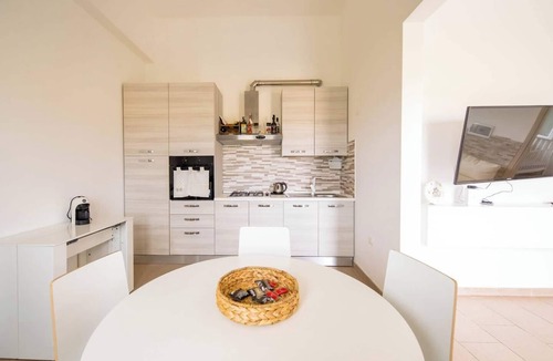 Villaggio Carrao House | (Free WiFi, Netflix, A/C) Beautiful beach house with garden, pine forest view