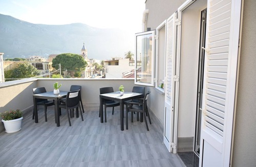 Villa Grazia di Carini House | From 'nfacci quadruple room