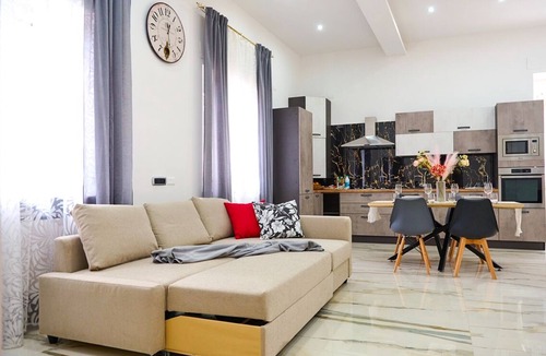 Saviano Apartment | Full-featured family apartment with all amenities in downtown Savian