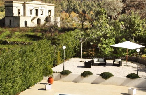 Francavilla di Sicilia House | Geräumiges Ferienhaus mit Pool by Interhome