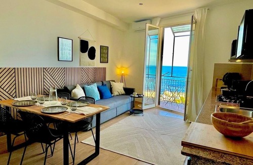 Aspra Apartment | Geräumige Wohnung, Bezaubernder Blick, Alles in der Nähe! Perfekter Rückzugsort