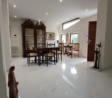Carrozziere Villa | Giloma House