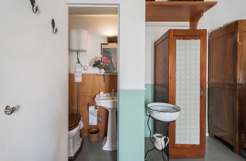 Leni Bed & Breakfast | Giuliana Room in Salina B&B Villa Pittorino
