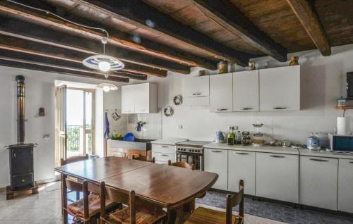 Maissana Apartment | Gorgeous Apartment In Colli Di Ossegna With Wifi